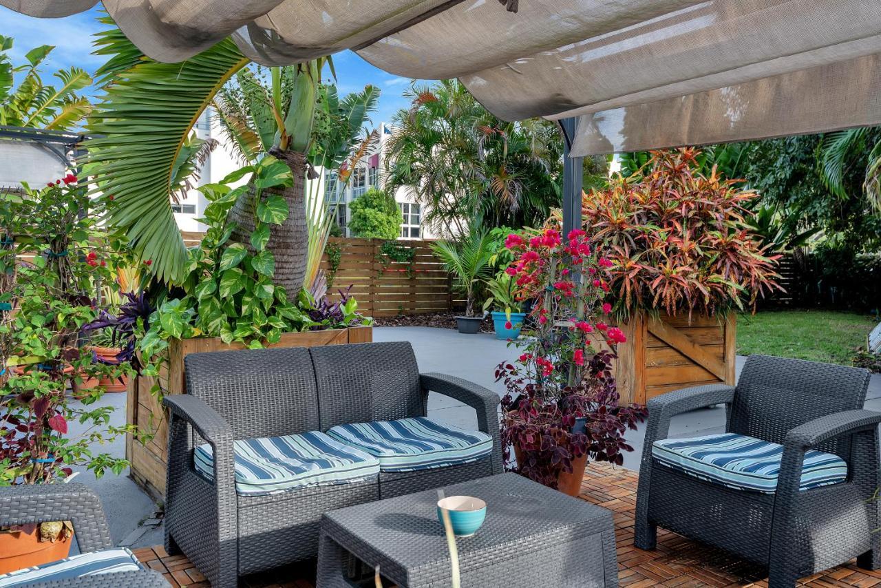 Oasis Hotel Fort Lauderdale Exterior photo