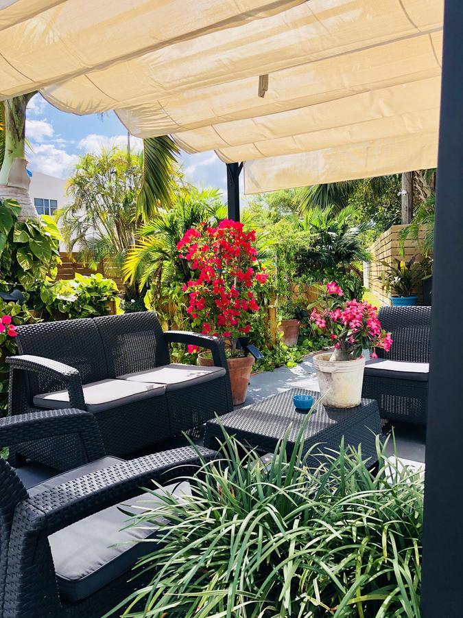 Oasis Hotel Fort Lauderdale Exterior photo